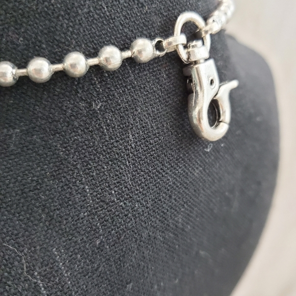 Pretty Necklace - Picture 7 of 7